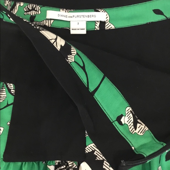 Diane von Furstenberg green silk skirt size 2 - Picture 3 of 5